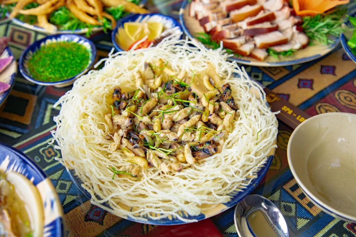The Hangout Cafe and Restaurant — Nepali restaurant in Moonah